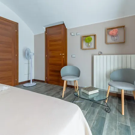 بيت للعطل Inas Garden Elias لينّو