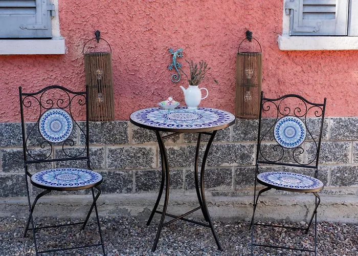 Inas Garden Elias Suite,